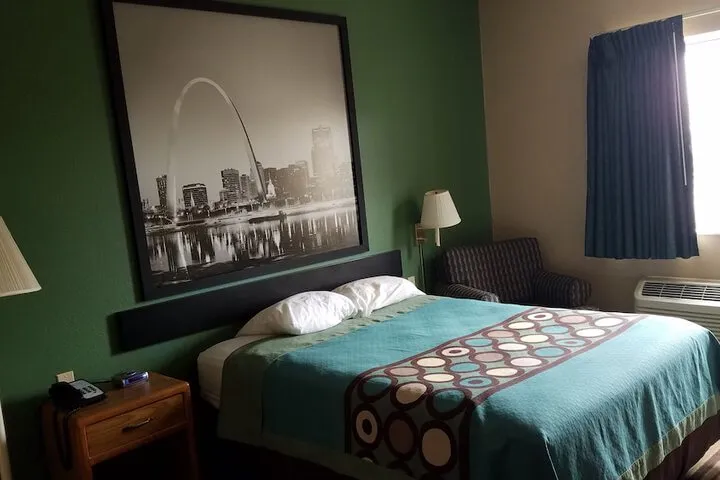 Room 4 of 30