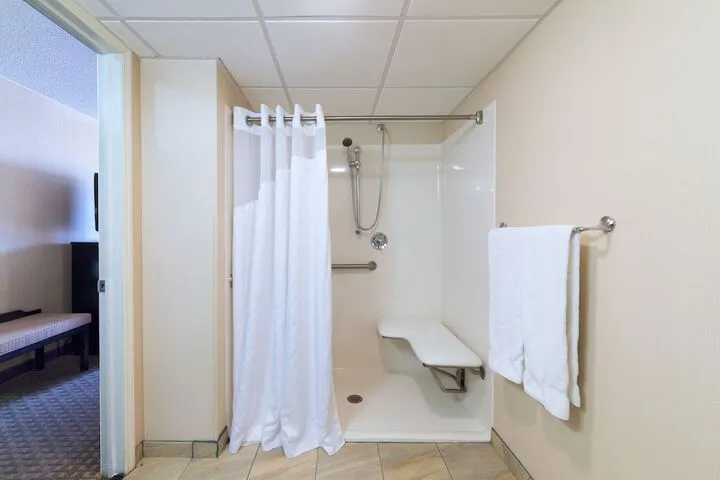 Room 5 of 32
