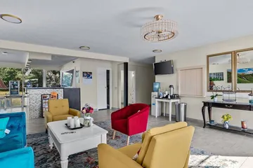 Red Arrow Inn & Suites a Travelodge by Wyndham