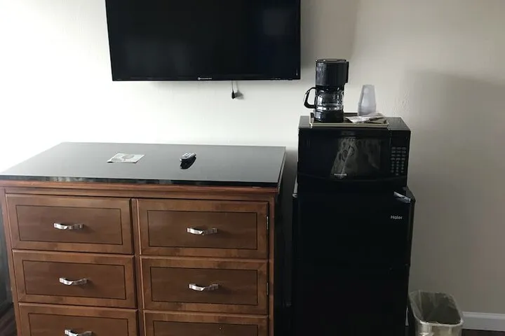Room 5 of 40