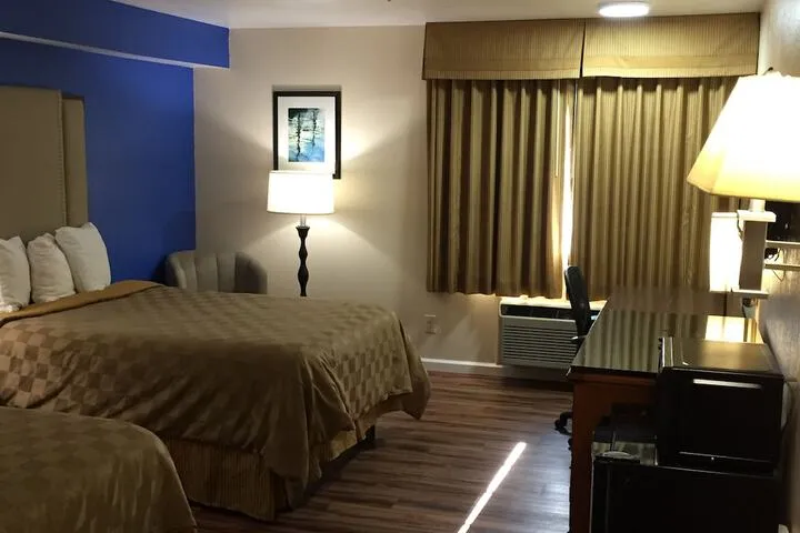 Room 2 of 40