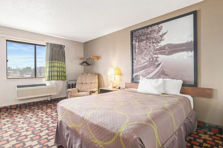 Room 3 of 20