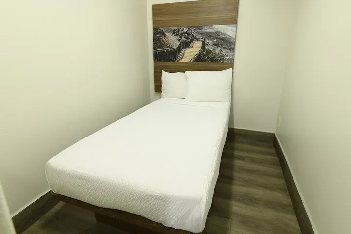Room 2 of 47