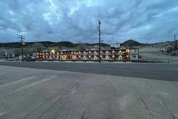 HWY 50 Inn