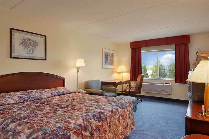 Room 5 of 27