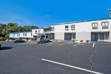 Days Inn by Wyndham Moosic