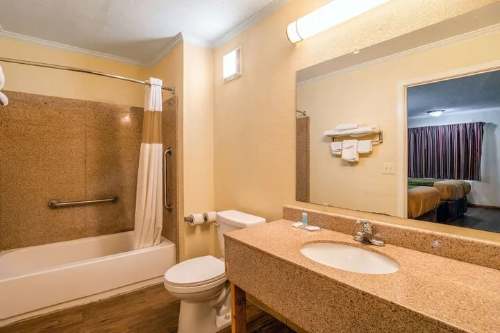 Room 4 of 27