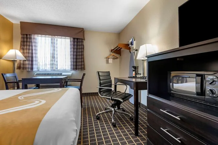 Room 3 of 32
