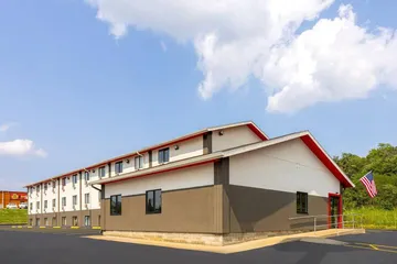 Super 8 by Wyndham St. Clairsville OH / Wheeling WV Area