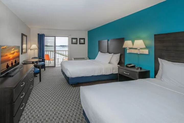 Room 3 of 40