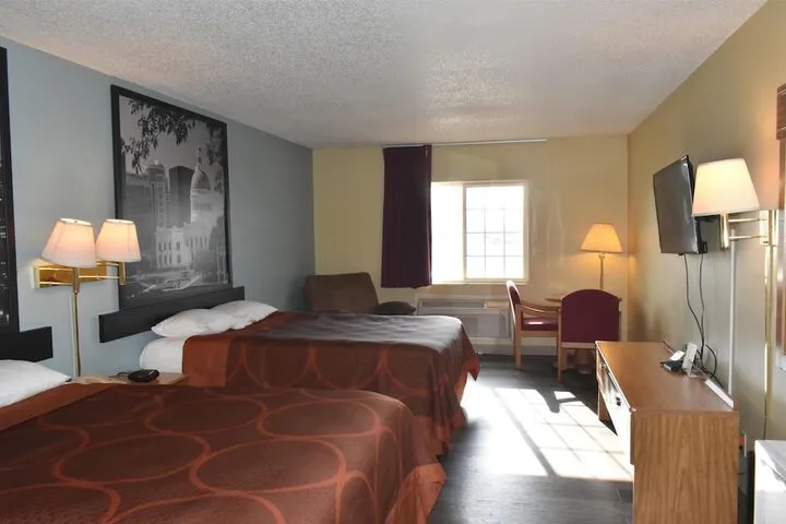 Room 4 of 15
