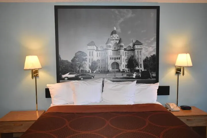Room 3 of 15