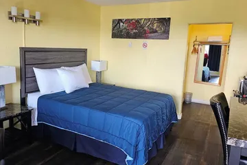 The Port-O-Call Inn & Suites