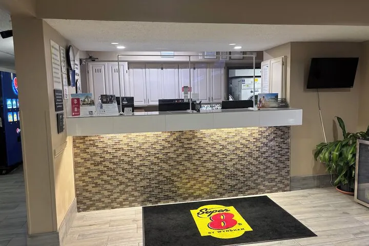 Check-in/check-out kiosk