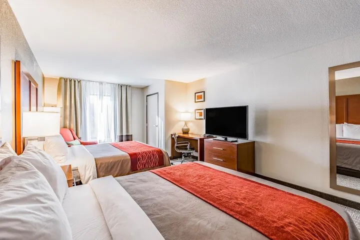 Room 5 of 28