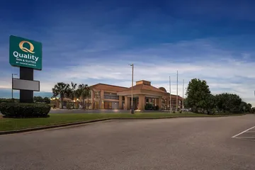 Quality Inn & Suites near Robins Air Force Base