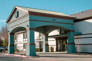Quality Inn & Suites Irving DFW Airport South