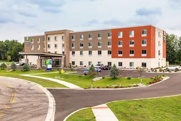 Holiday Inn Express & Suites Elkhart North by IHG
