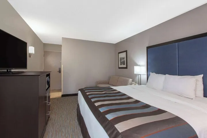Room 5 of 23