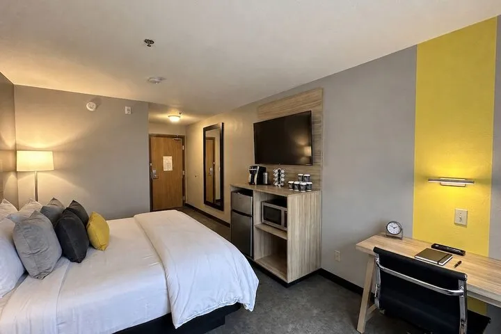 Room 4 of 19