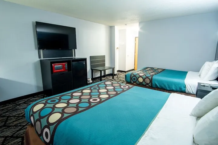 Room 4 of 27