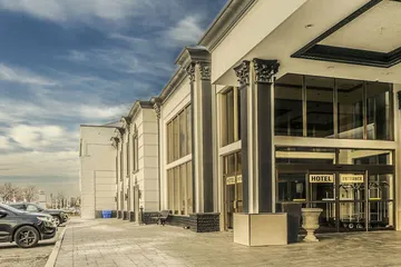 Woodbine Hotel and Suites