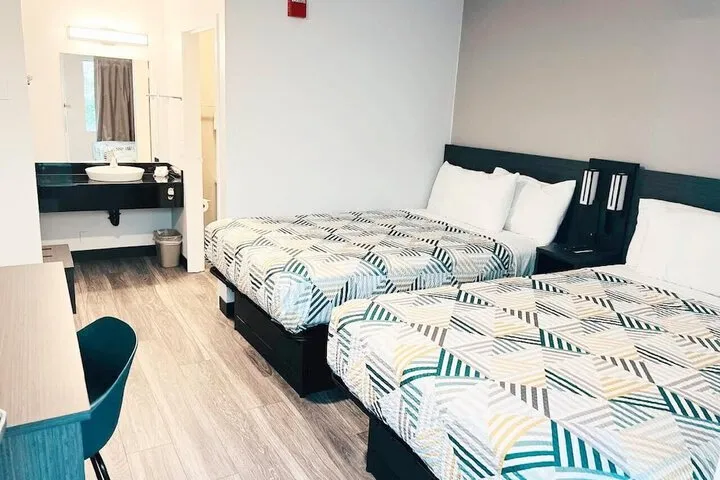 Room 4 of 66