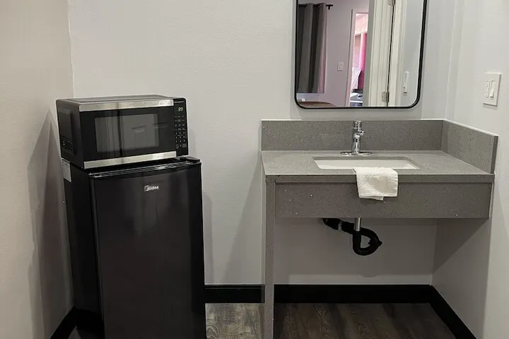 Room 5 of 7