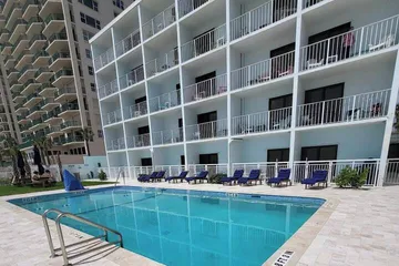 Beachside Hotel