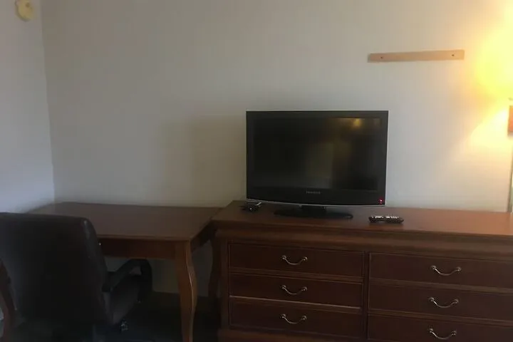 Room 5 of 34