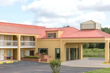 Super 8 by Wyndham Madison / Ridgeland Area