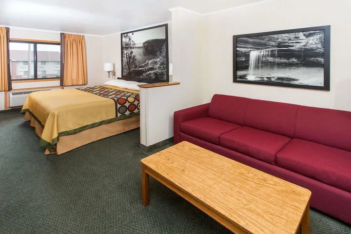 Room 3 of 41