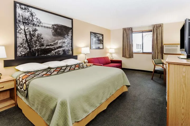 Room 4 of 41