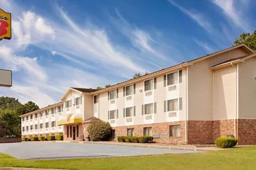 Super 8 by Wyndham Fayetteville