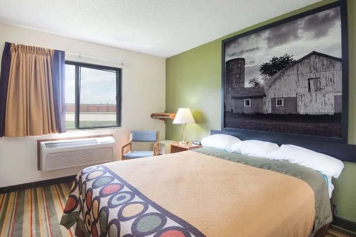 Room 4 of 23