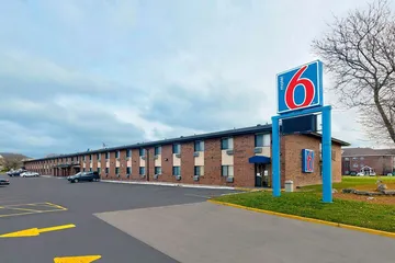 Motel 6 Oak Creek WI