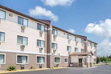 Boarders Inn & Suites by Cobblestone Hotels - Waterloo / Cedar Falls