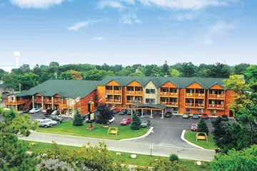 Super 8 by Wyndham Bridgeview of Mackinaw City