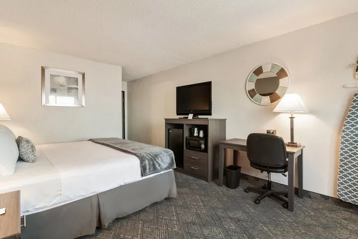 Room 5 of 35