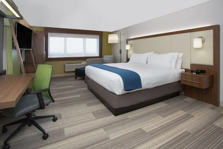 Room 3 of 58