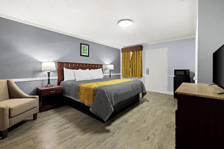 Room 5 of 22