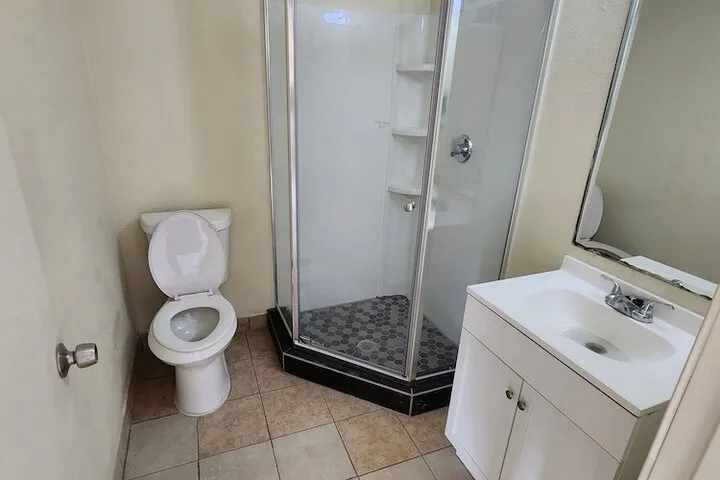 Room 5 of 7