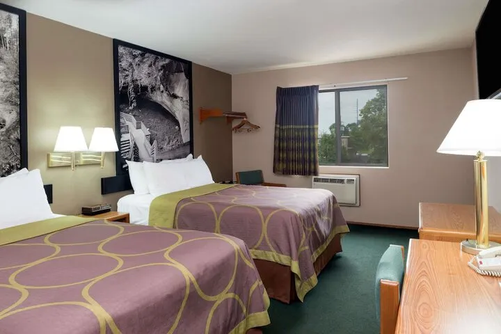 Room 4 of 15