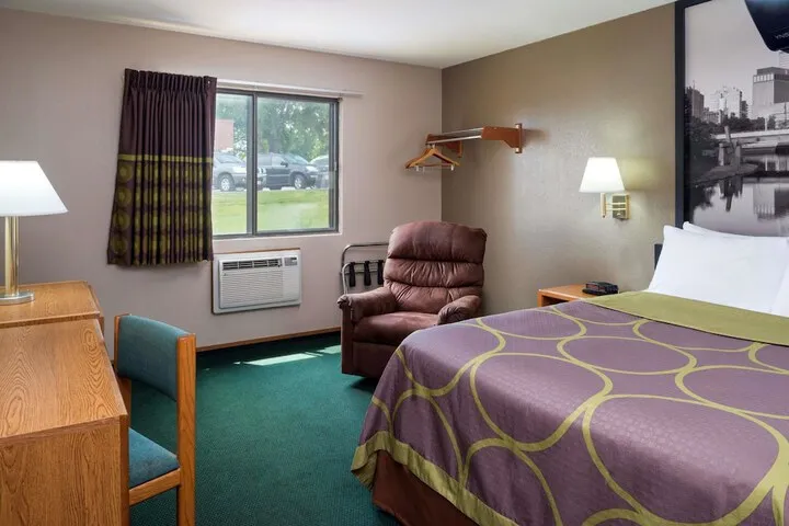 Room 3 of 15