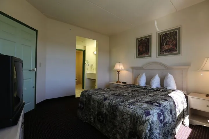 Room 4 of 14