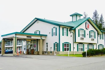 Super 8 by Wyndham 100 Mile House
