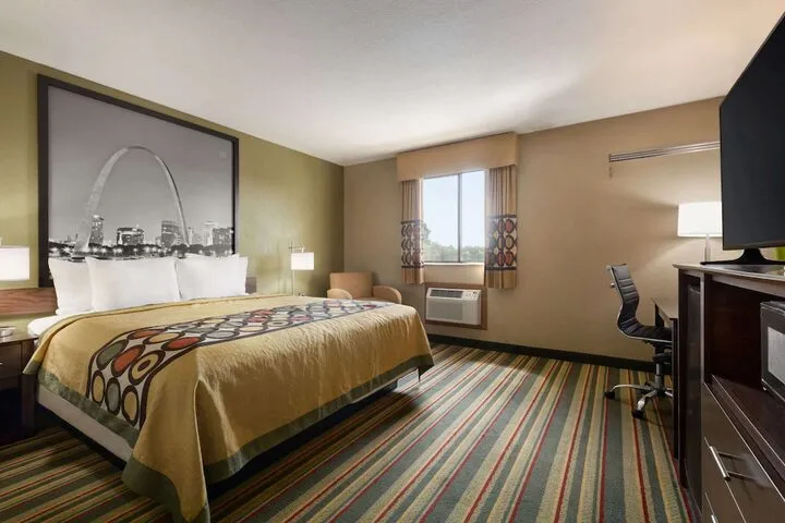 Room 4 of 31