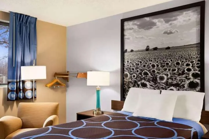 Room 3 of 11