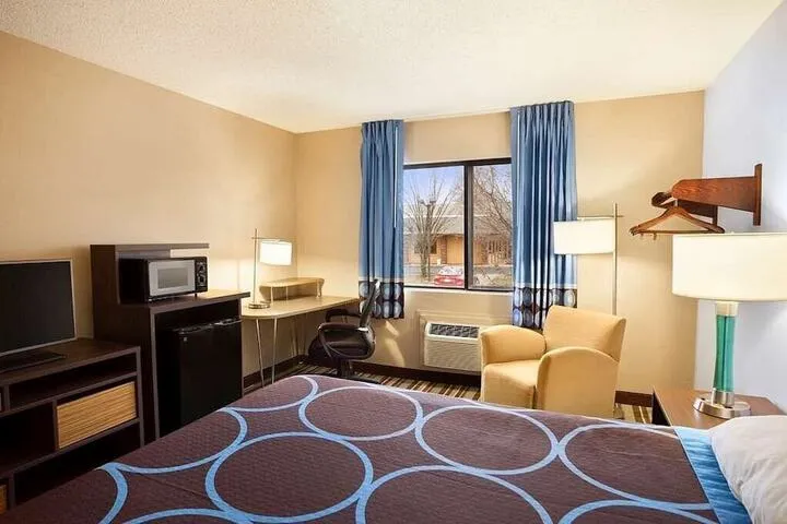 Room 4 of 11