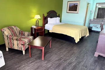 Travelers Inn